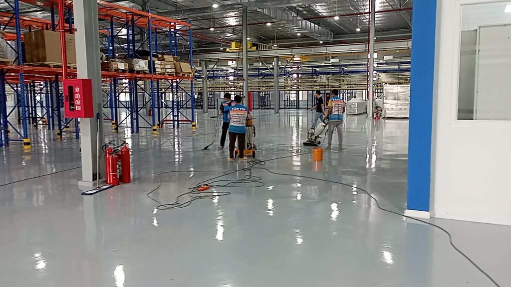 Thi công dịch vụ vệ sinh nhà xưởng tại Long An